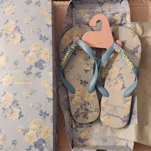 Havaianas x LoveShackFancy Top Everblooming Rosettes Womens Flip Flop 9/10 NWT